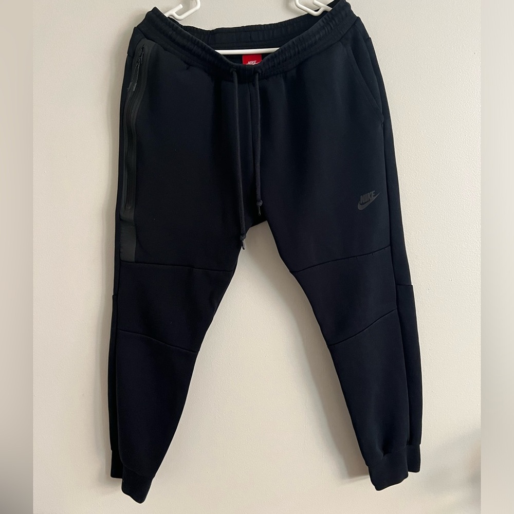 Nike Tech Joggers! Men’s Black - Size LARGE
